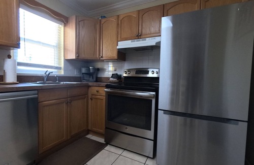 Bradenton Beach Cabaña | Queen's Gate Resort