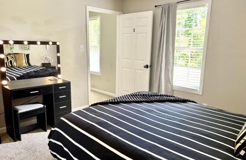 Ellenwood Casa | Queen Suite - Gym - Game Room - Hot Tub