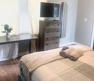 Morrow Casa | Queen Suite - Private Entrance - WiFi