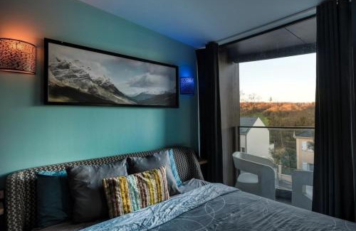 Clichy-Sous-Bois Casa | Queen Suite with Balcony and Private Spa Access 21h30-23h30