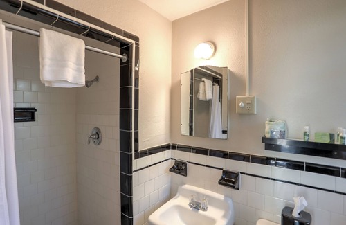 Saint Simons Island Hotel | Queens Court