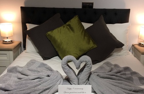 Cheetham Hill Casa | Queens Guesthouse Manchester