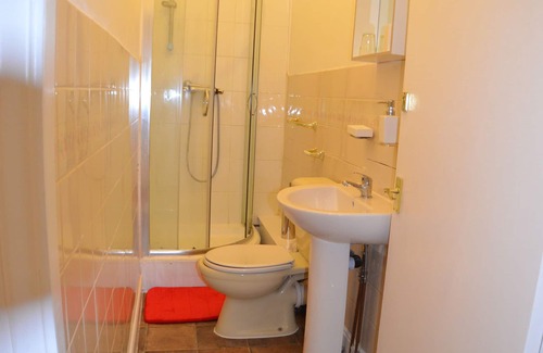 Cheetham Hill Casa | Queens Guesthouse Manchester