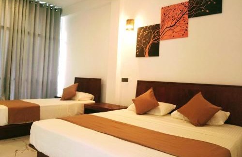 Kandy Hotel | Queens mount