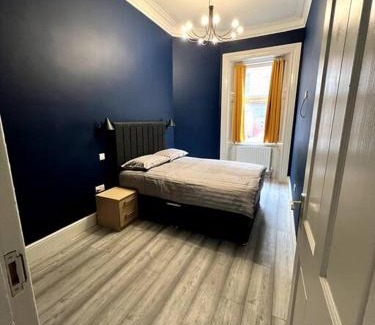 Glasgow Apartamento | Queens Park Area, Beautiful vibrant ground floor Apartment Lovely
