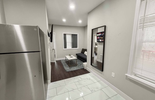 Southwark Apartamento | Queens Village Escape 2BD Apt with 4 Comfy Beds