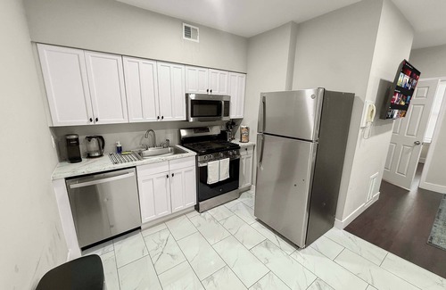 Southwark Apartamento | Queens Village Escape 2BD Apt with 4 Comfy Beds