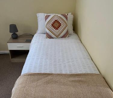 Southampton Apartamento | Quest Fulfiller - Near General Hospital, Free Parking & Garden