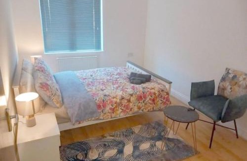 Erith Apartamento | Quibid Cozy Downtown Apartment QS013