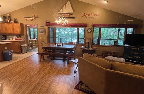 Eagle River Cabina | ESCAPE RÁPIDO (Eagle River / St. Germain) - Large 3 + Bed / 2 Bath Lake Home