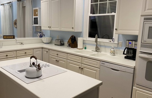 North Litchfield Beach Casa | Quick stroll to beautiful North Litchfield beach!