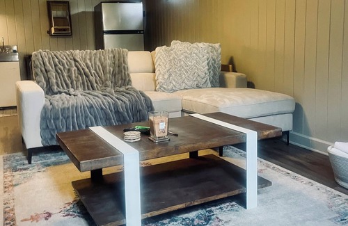Raleigh Apartamento | Quiet 1/1 Apt. Suite w/ Private entrance in the beltway of Raleigh!