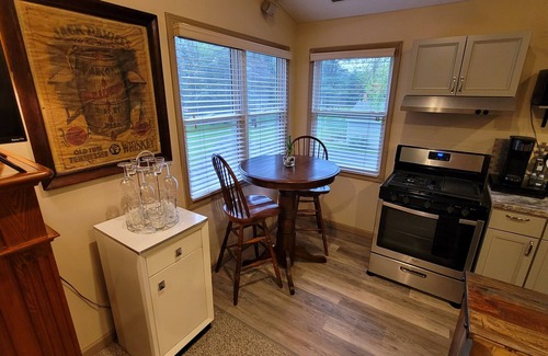 Milan Casa | Quiet 1/1 in Historic Village of Milan, OH just minutes away from Cedar Point