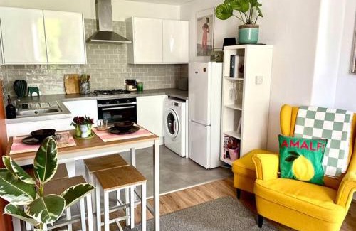 Seafield Apartamento | Quiet 1 Bed with Garden Views Near Leith & City Centre