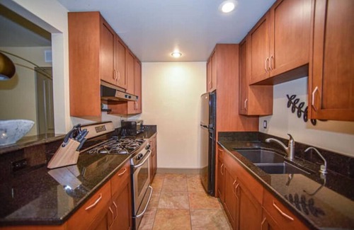 Grandview Casa | Quiet 1 BR with Full Kitchen and Huge Yard