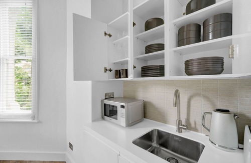 North Kensington Apartamento | Quiet 1BR, close to Portobello Mkt & Ladbroke GrSt, by Blueground