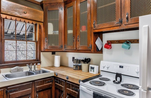 Bristol Casa | Quiet 1BR Home 99 August Fast Wi-Fi