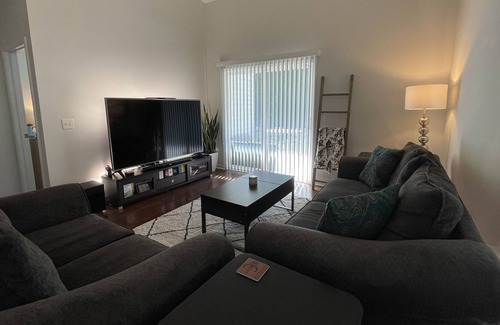 West Columbia Casa | Quiet 2 Bedroom Home minutes to Downtown and Airport (Pet Friendly)