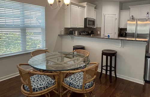 West Columbia Casa | Quiet 2 Bedroom Home minutes to Downtown and Airport (Pet Friendly)