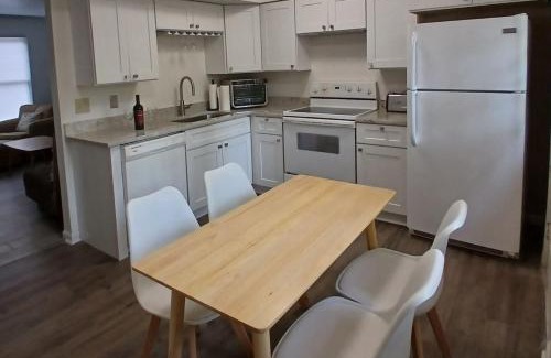 Southwest Raleigh Casa | quiet 2 bedroom with fence and fire pit