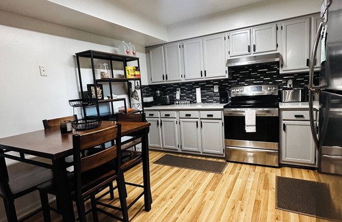 Norfolk - Virginia Beach Casa | Quiet 2BR/1.5BA Retreat w/ Fenced Yard, Firepit, & Fast WiFi – Central Norfolk