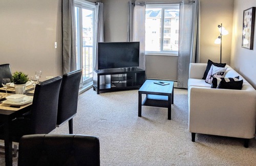 Stony Plain Condominio | Tranquilo 2BR2Bath Cerca de Westview U / G de Estacionamiento