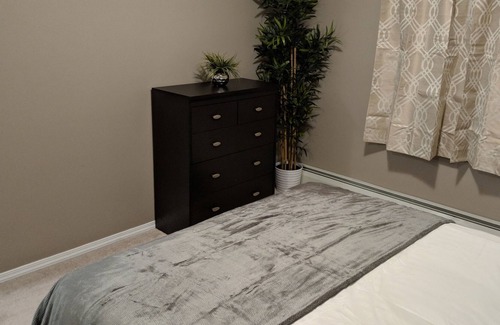Stony Plain Condominio | Tranquila 2BR2Bath Condo Stony Plain cerca del hospital Westview w / U / G Parking