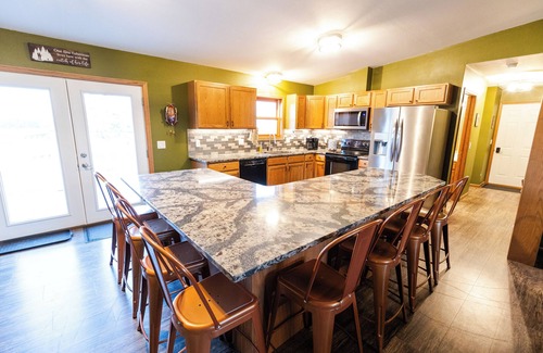 Van Buren County Casa | Quiet 3 bedroom house on 11 acres with 3 acre fully stocked private pond.