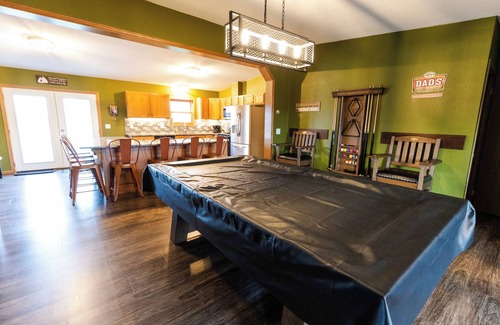 Van Buren County Casa | Quiet 3 bedroom house on 11 acres with 3 acre fully stocked private pond.