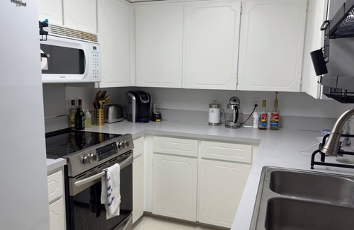 East Olympia Casa | Quiet 3 bedroom lakefront retreat