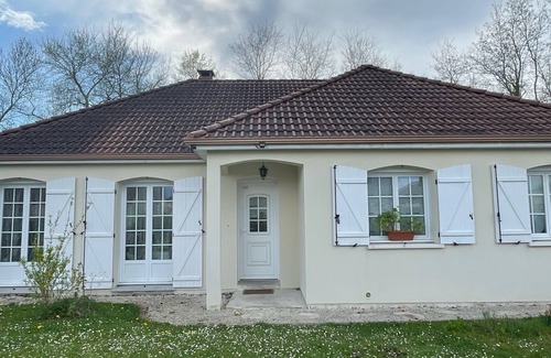 Rosieres-pres-Troyes Casa | Quiet 4 bedroom house with garden and garage near Troyes, lakes and Nigloland