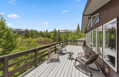 Alma Casa | Quiet Alma Home with Deck - 20 Mi to Breckenridge!