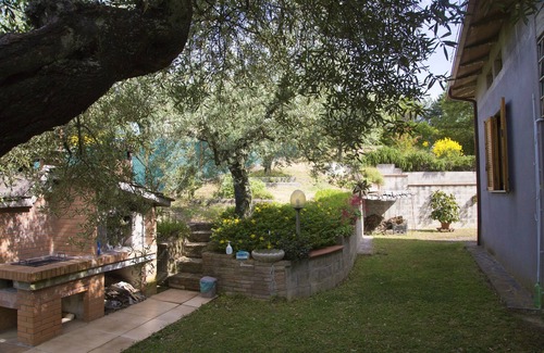 Montelaguardia Casa | Quiet,amid olive trees,BBQ,garden,free parking,10 min drive to centre & motorway