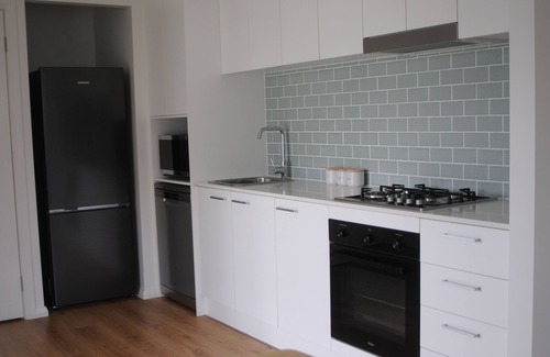North Boambee Valley Apartamento | Quiet and private guesthouse close to CBD, golf course, beaches and stadium.
