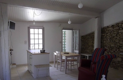 Ventenac-Cabardes Cabaña | Casa tranquila y luminosa con terraza del pueblo cerca de Carcasona