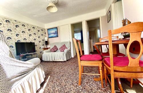 Great Yarmouth Casa | Quiet and Comfy 2- bedroom Holiday Chalet, walk to the beach, Norfolk