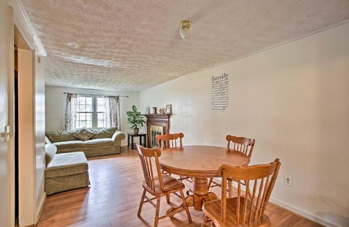 Stone Mountain Casa | Quiet and Convenient Home 6 Mi to Stone Mtn!