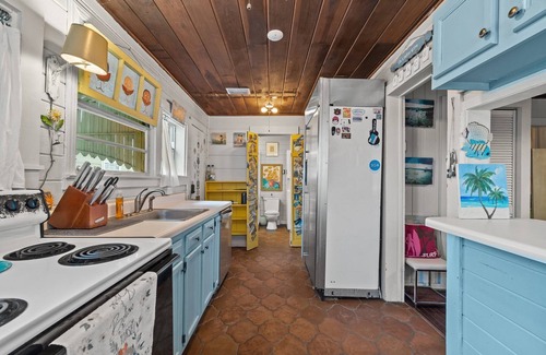 Laguna Beach Cabaña | Quiet and Cozy Beach Cottage