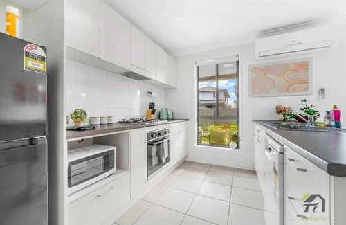 Werrington Casa | Quiet and Cozy 4 Bedrooms in Werrington