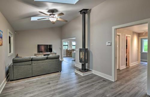 Eureka Casa | Quiet and Cozy Eureka Home Near Sequoia Park and Zoo!