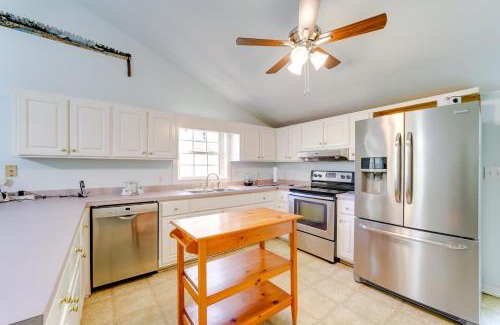 Tuckasegee Casa | Quiet and Cozy Tuckasegee Retreat with Mountain Views!