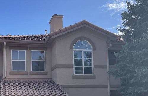 Cheyenne Meadows Condominio | Quiet and cozy Condo walking distance to world arena.