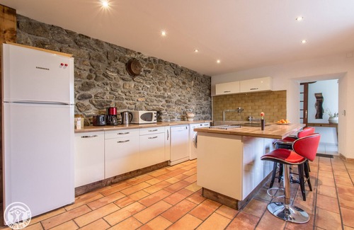 Chatillon-sur-Cluses Casa | Casa tranquila y espaciosa en las montañas.