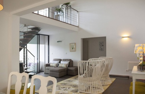 Ponta Delgada Chalet De Esquí | Villa tranquila y refinada a 10 minutos de Ponta Delgada