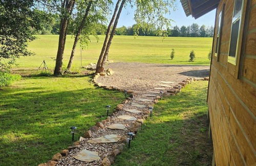 Boger City Cabina | Quiet and relaxing cabin by the creek! Pet-Friendly!