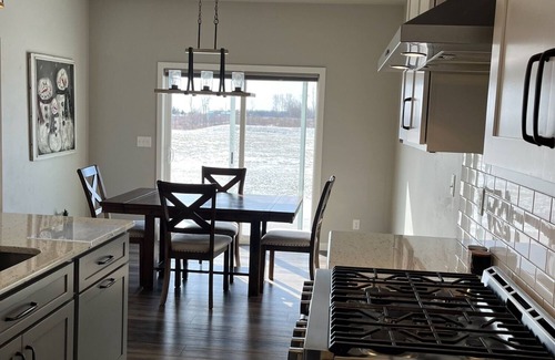 Omro Casa | Quiet and Relaxing EAA Home for Rent. 11.5 Miles from Airport.