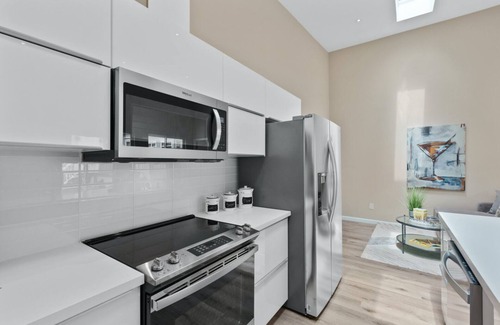 Northside Cabaña | Quiet and Spacious 2bed/2bath Cottage in the heart of San Jose