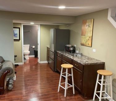 Bolingbrook Casa | Quiet and spacious Room1