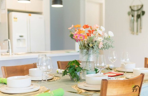 Hornsby Casa | Quiet and warm 4 Bedrooms in Hornsby