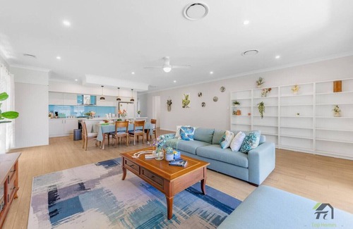 Hornsby Casa | Quiet and warm 4 Bedrooms in Hornsby